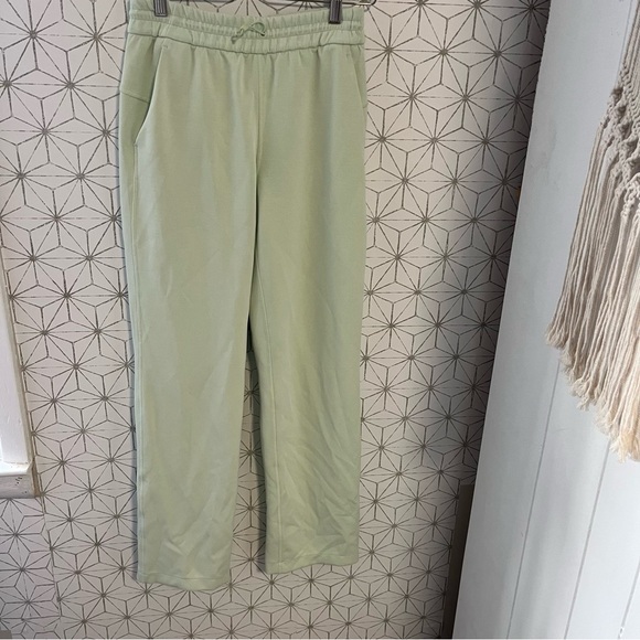 Lululemon Softstreme High-Rise Pant *Full Length
Kohlrabi Green - Picture 5 of 10